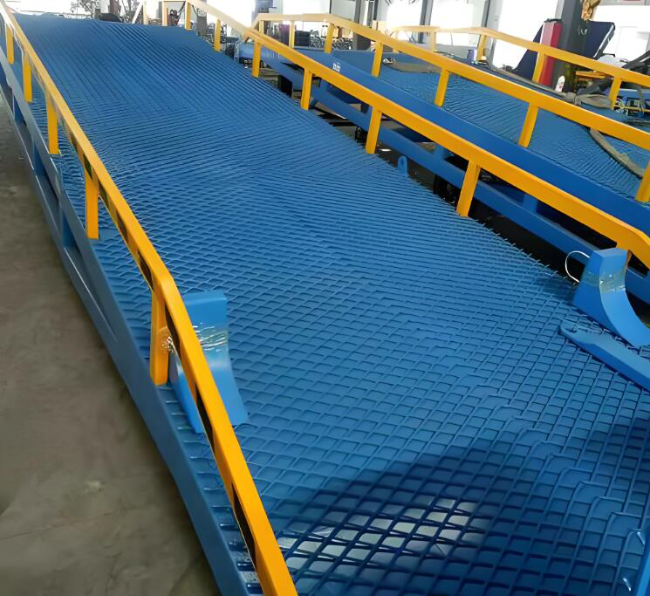 怀仁移动式液压登车桥